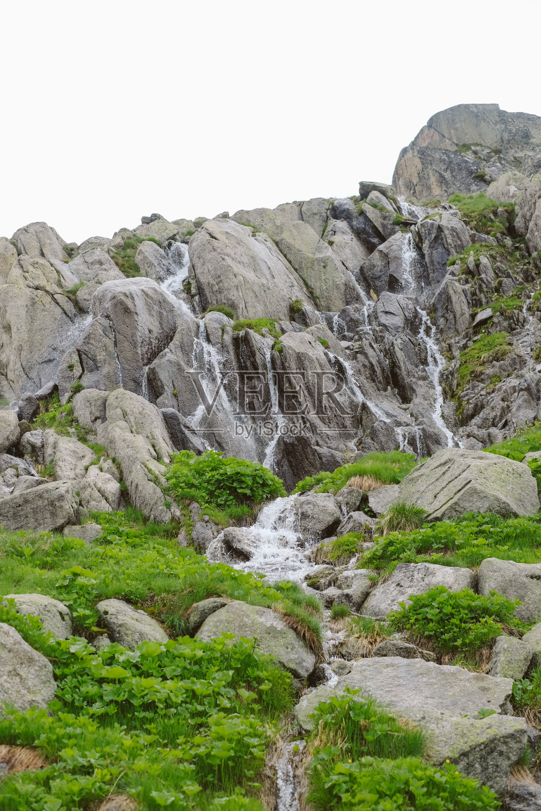 夏日山路的美景照片摄影图片