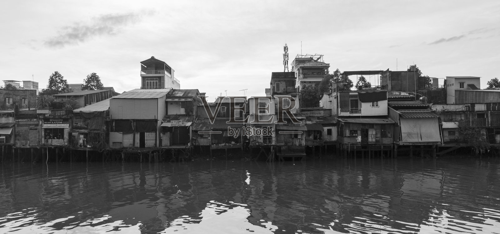 天江省美苴市的旧联排别墅照片摄影图片