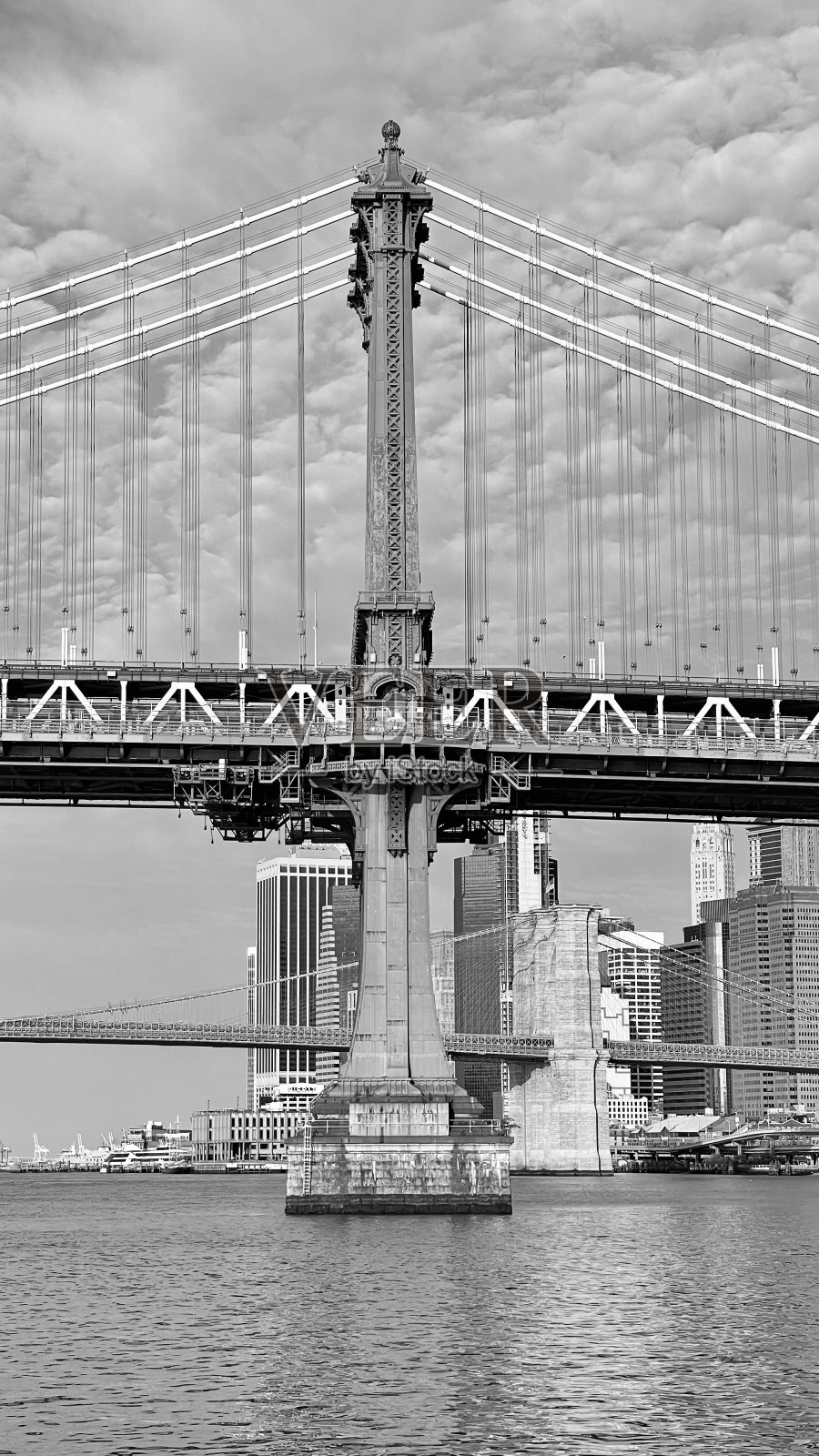 日出在东河曼哈顿大桥曼哈顿纽约市曼哈顿7月2024照片摄影图片