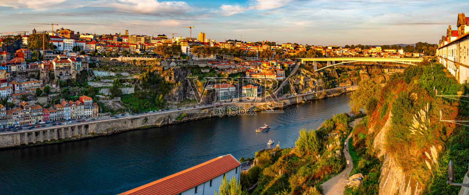 葡萄牙波尔图的杜罗河和恩里克桥照片摄影图片