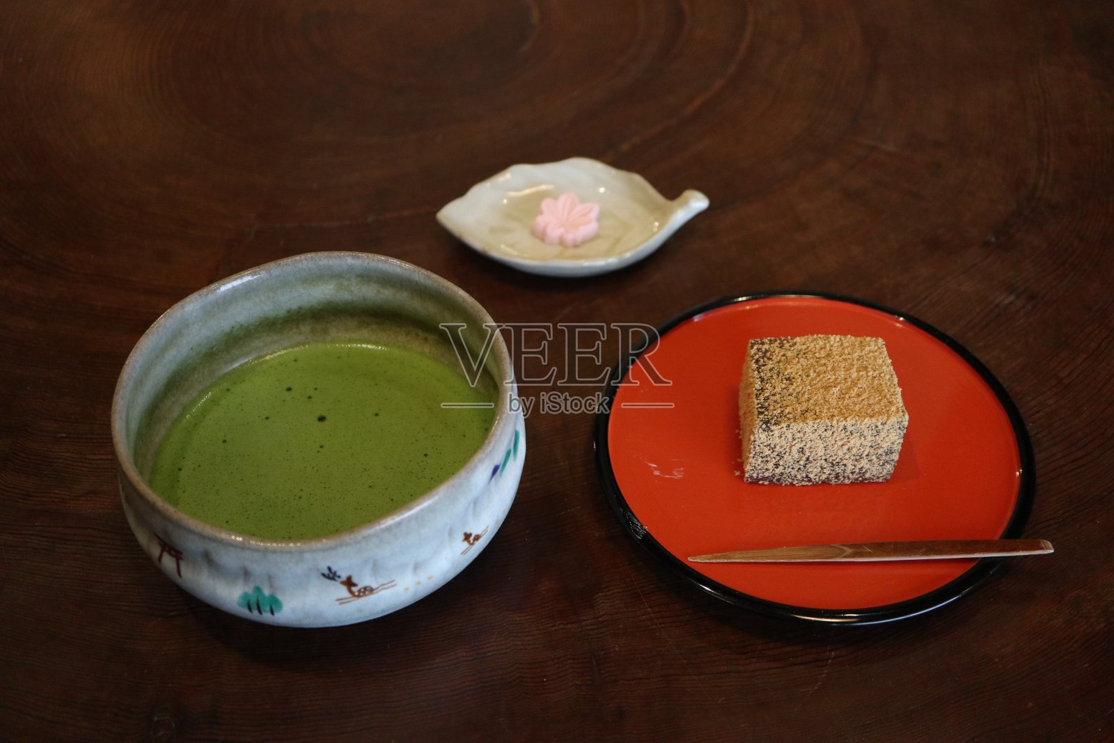 日本京都的抹茶和日本甜食照片摄影图片