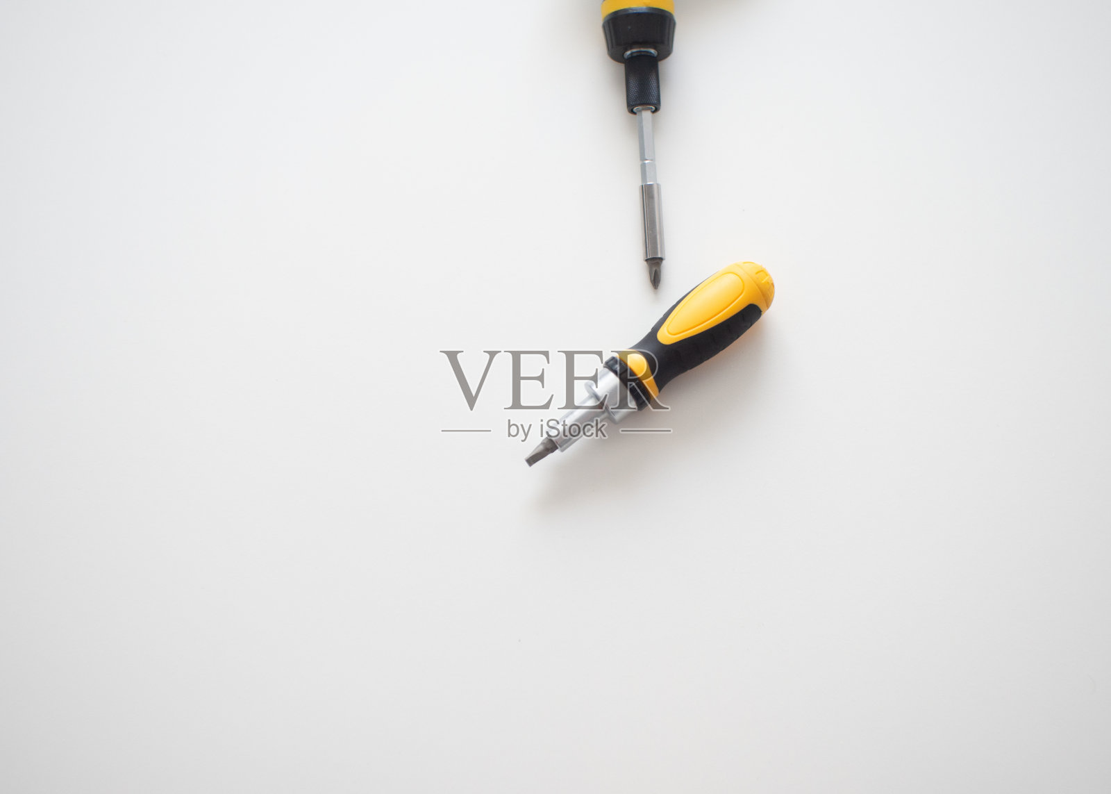 白色背景的工作工具照片摄影图片