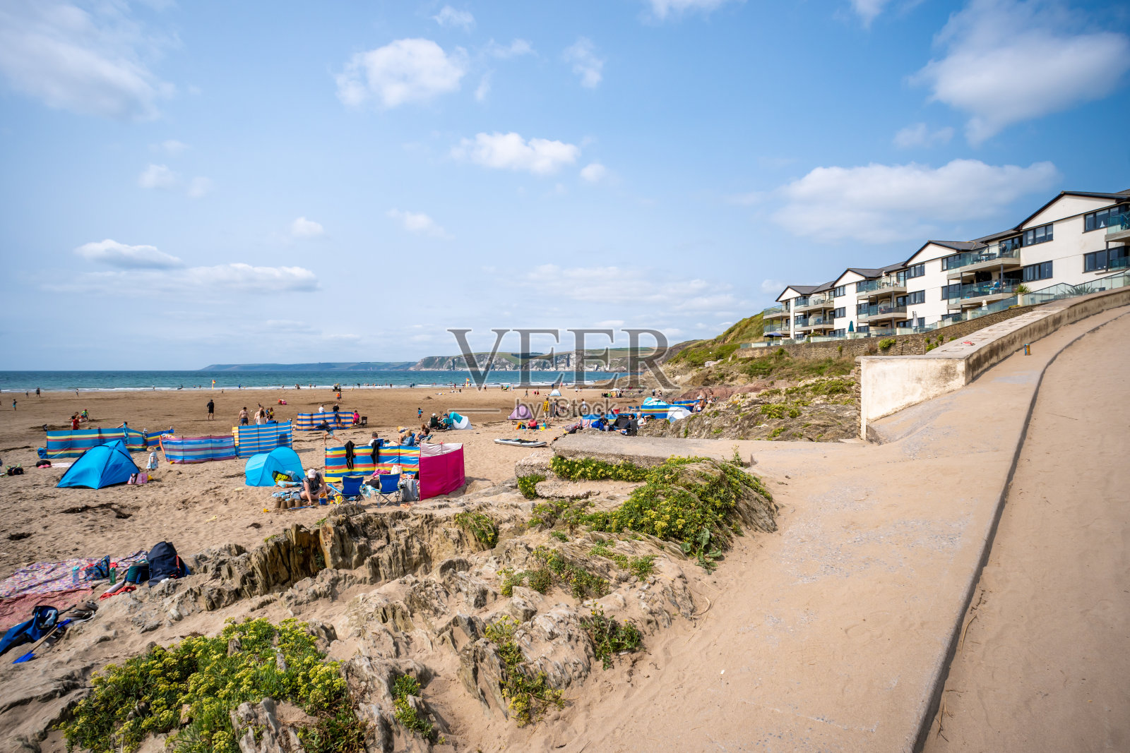 比格伯里海滩上的人们照片摄影图片