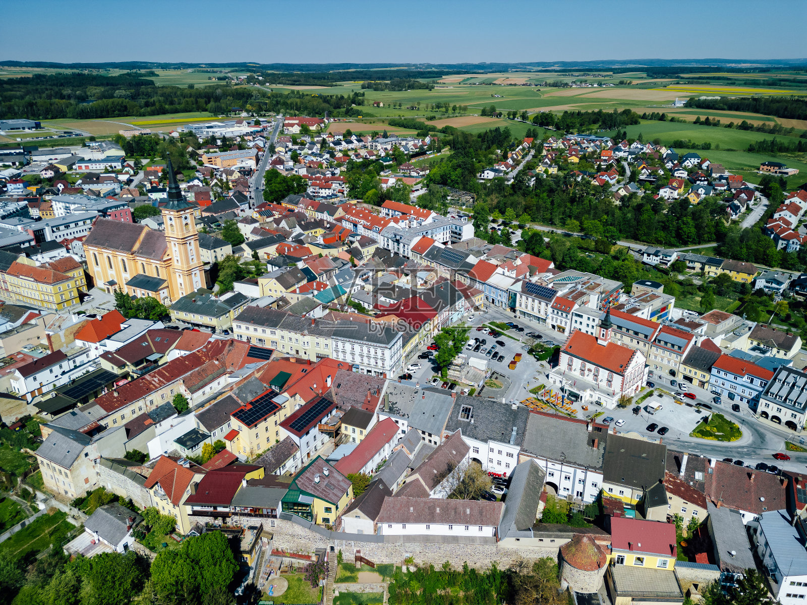 从空中俯瞰怀德霍芬和下泰国照片摄影图片