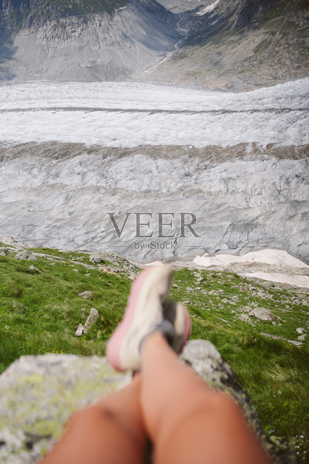 夏季的山景，阿莱奇冰川照片摄影图片