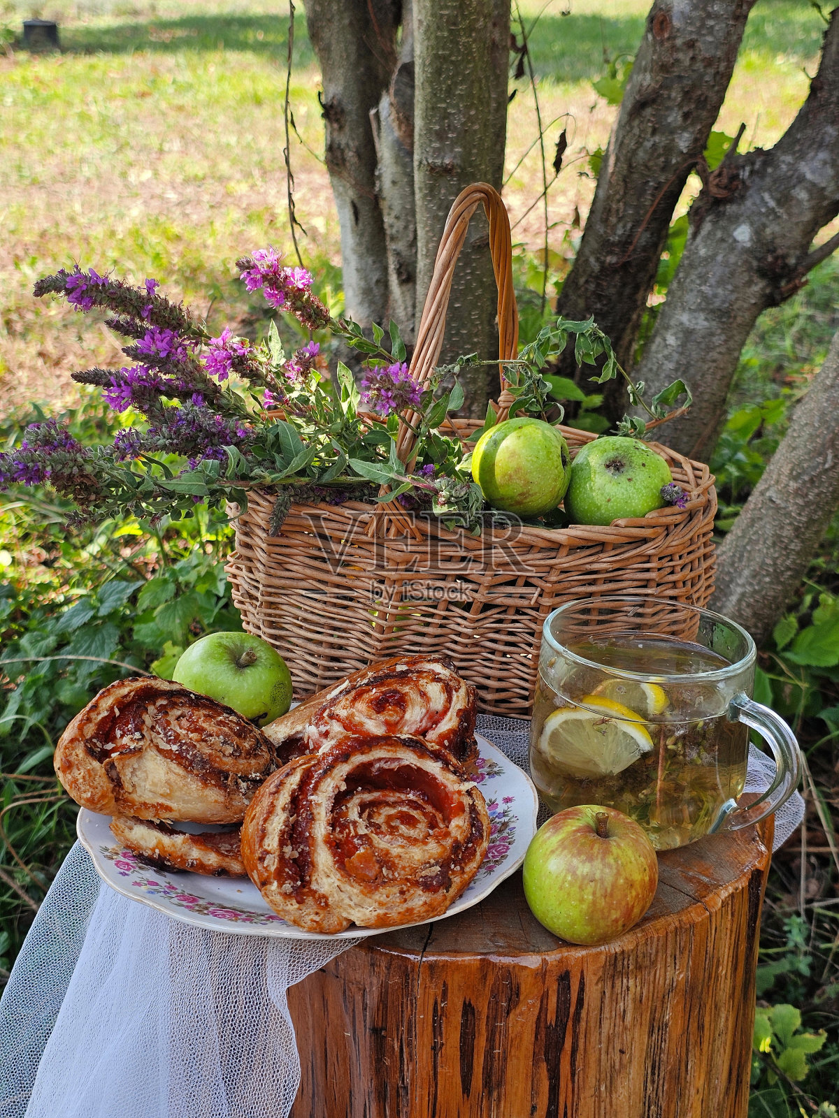 花草茶配糕点照片摄影图片