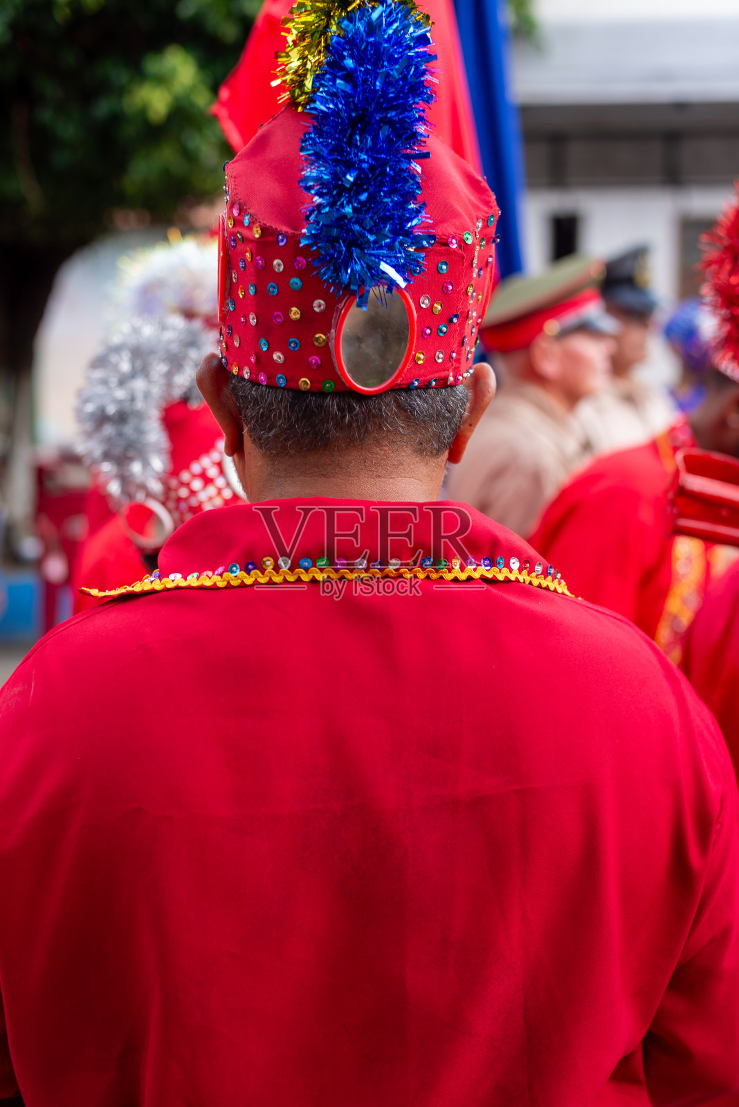巴伊亚州萨巴拉市，Cheganca和Marujada文化团体的成员盛装参加游行。照片摄影图片