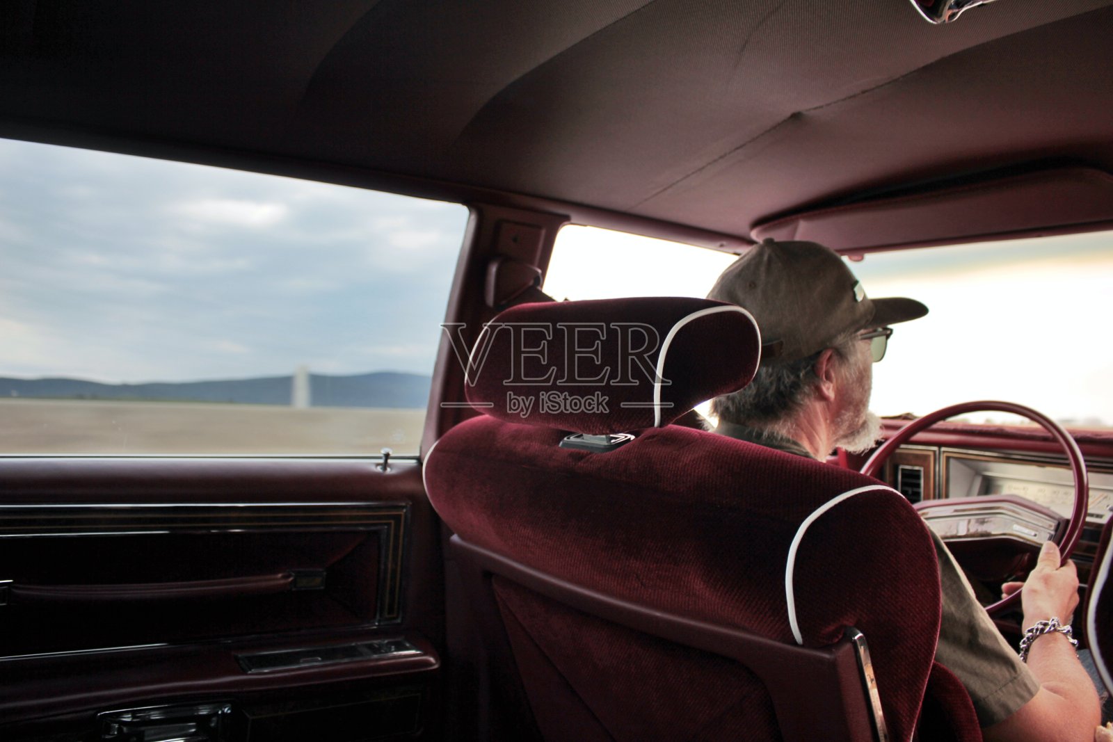 开车的人照片摄影图片