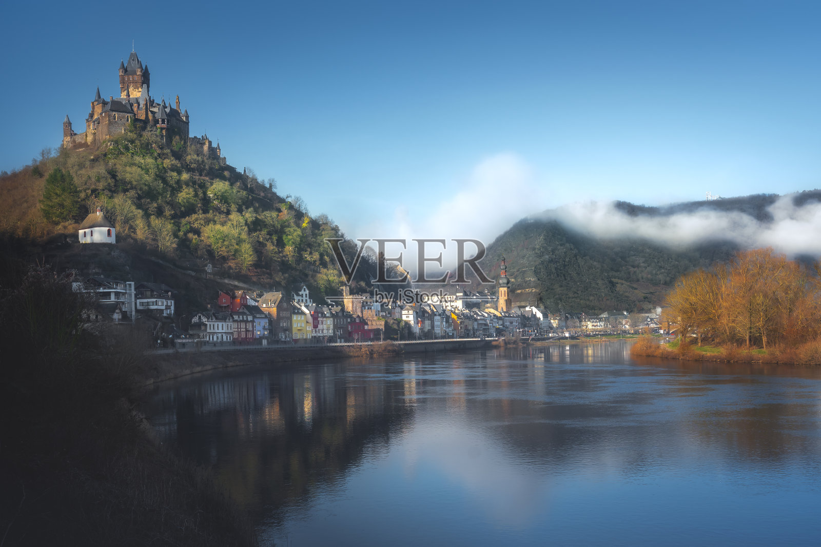 科赫姆城堡和摩泽尔河-科赫姆，莱茵兰-普法尔茨，德国照片摄影图片