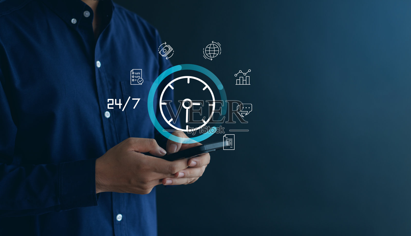 手持虚拟24-7，手上有时钟，全球不间断和全天候可用的联系服务理念。客户服务，不间断的服务理念。照片摄影图片