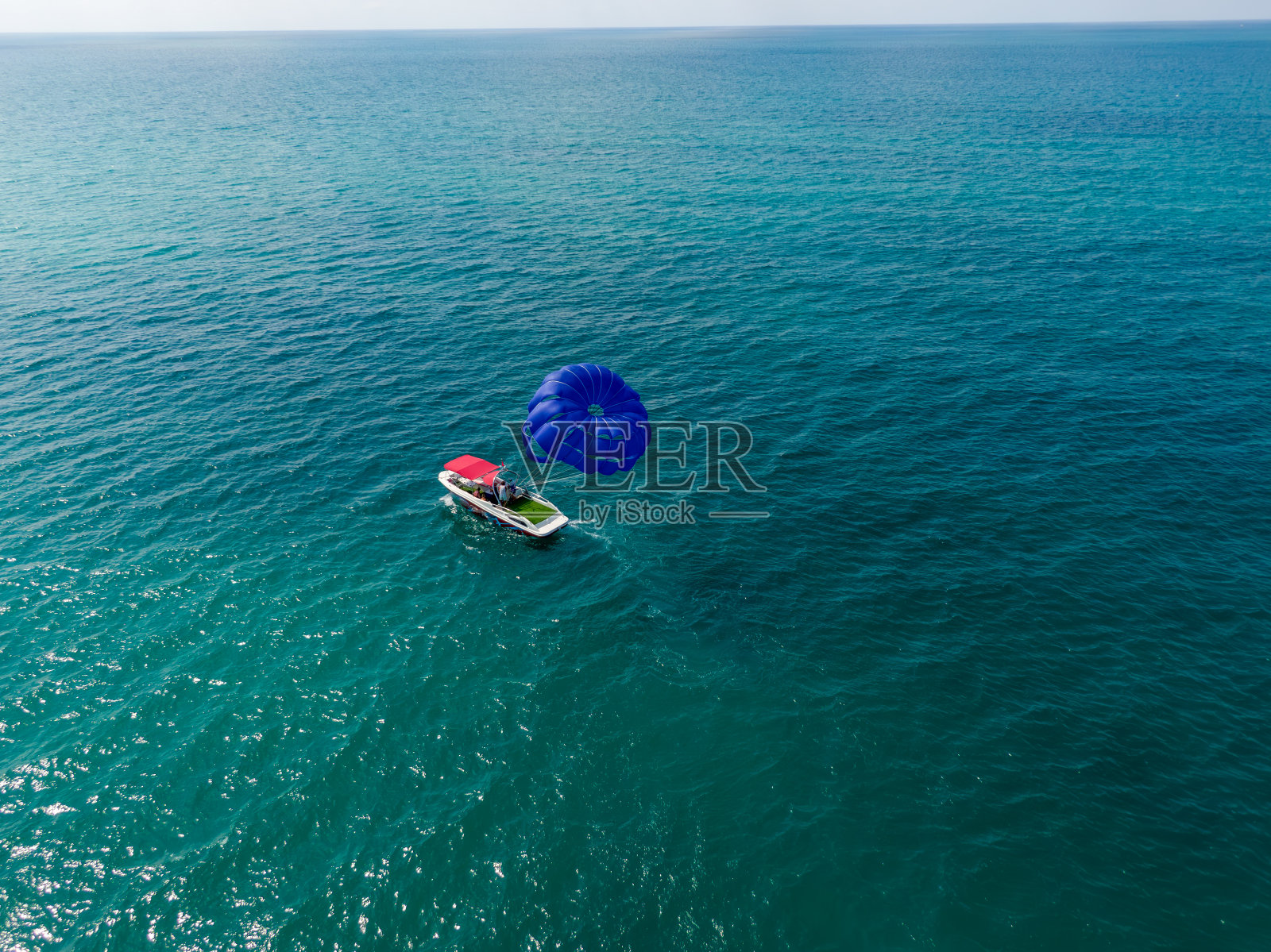 动态水上运动体验:激动人心的水上冒险在行动中捕捉照片摄影图片