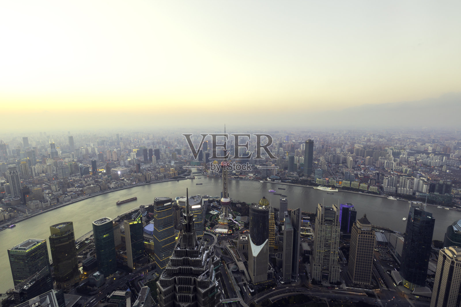 日落时的上海城市景观和天际线照片摄影图片