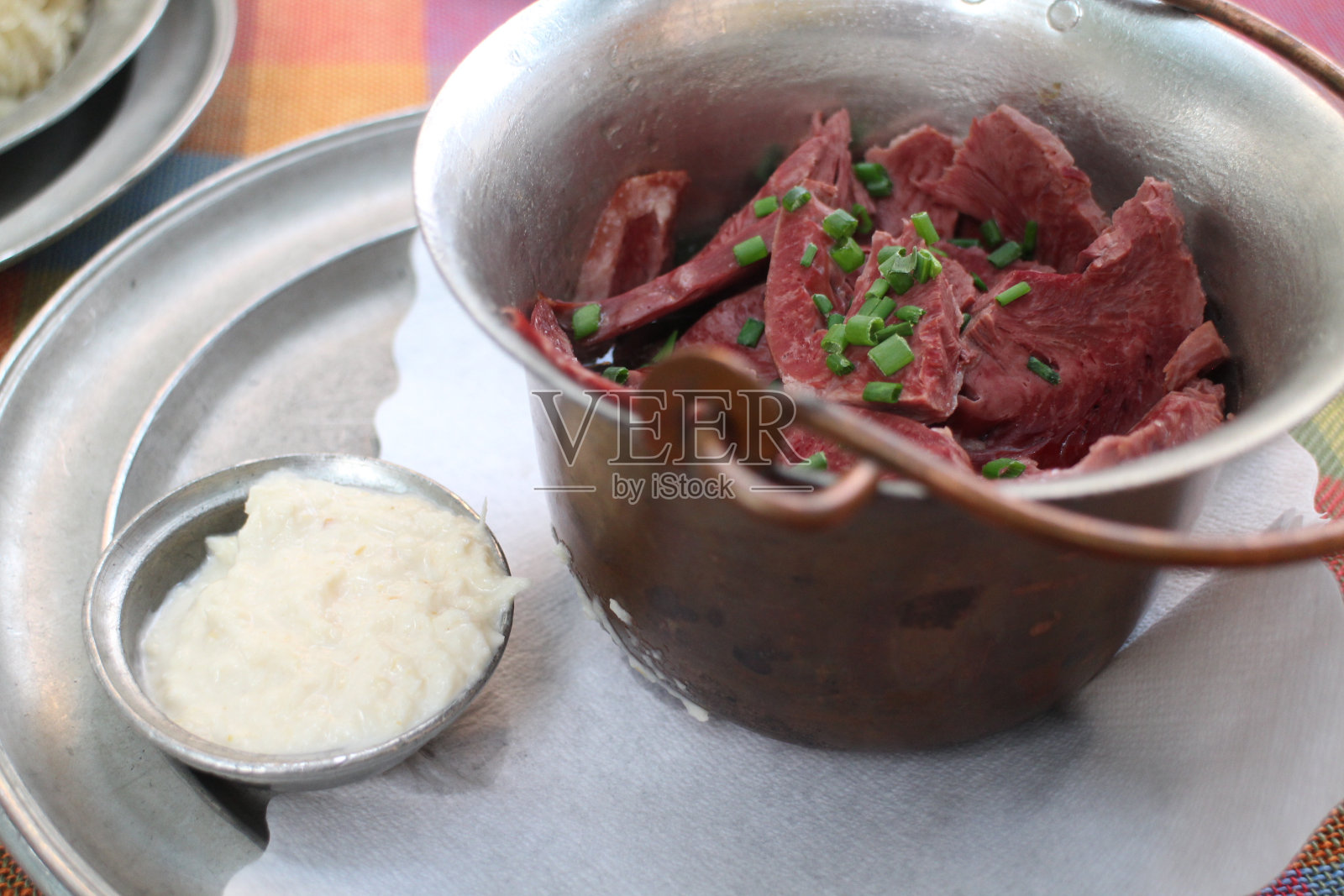 德国料理:德国纽伦堡的辣根牛肉心照片摄影图片