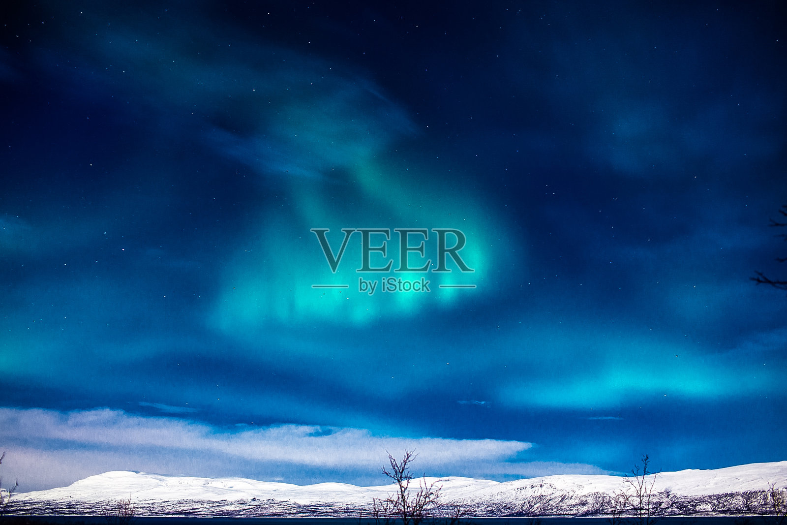 瑞典北博滕县阿比斯库国家公园-北极光和峡湾景观照片摄影图片