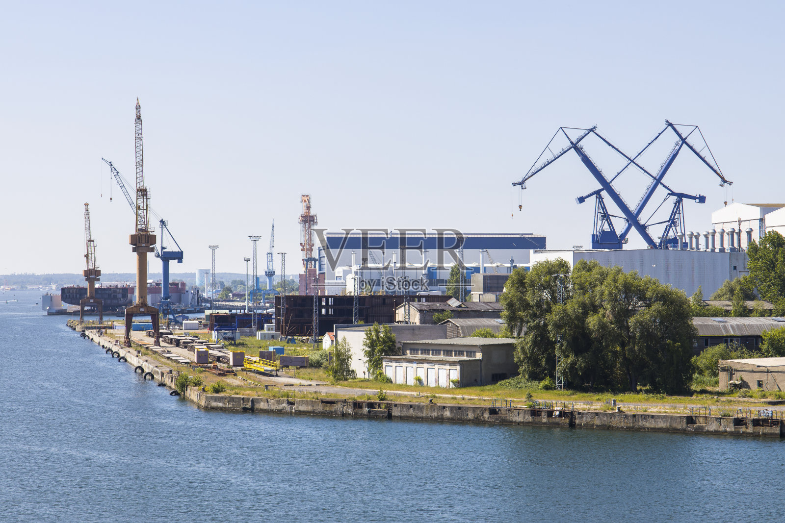 德国罗斯托克港的MV Werften和Neptun Werft照片摄影图片