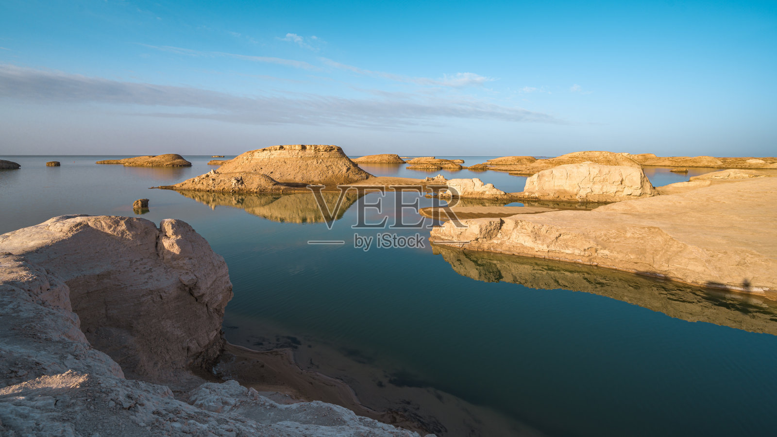 中国青海乌苏里水崖丹地质公园照片摄影图片
