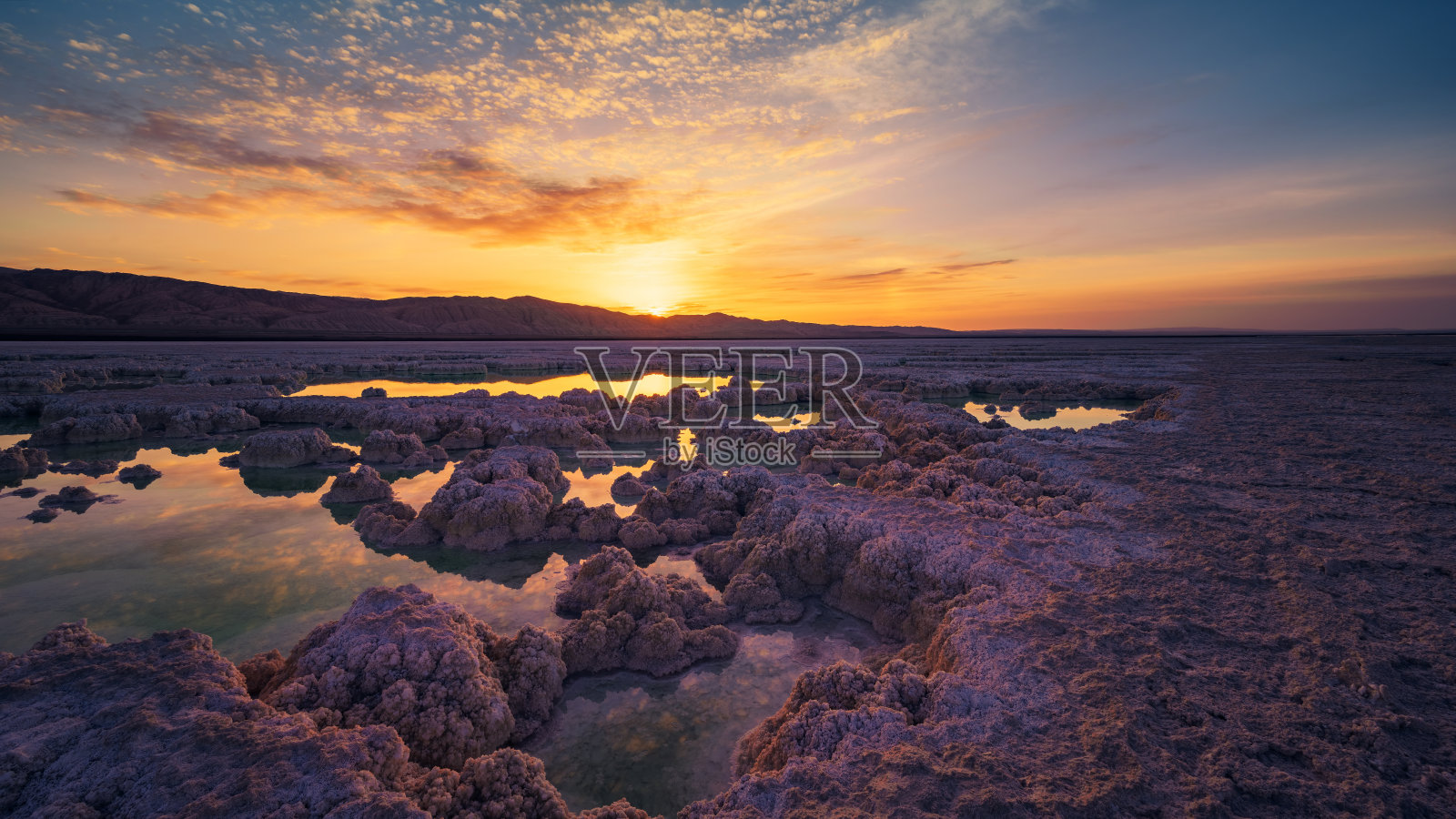 中国青海芒崖翡翠湖风景照片摄影图片