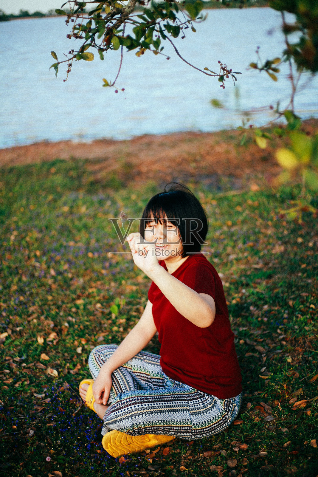 可爱胖乎乎的女人照片摄影图片