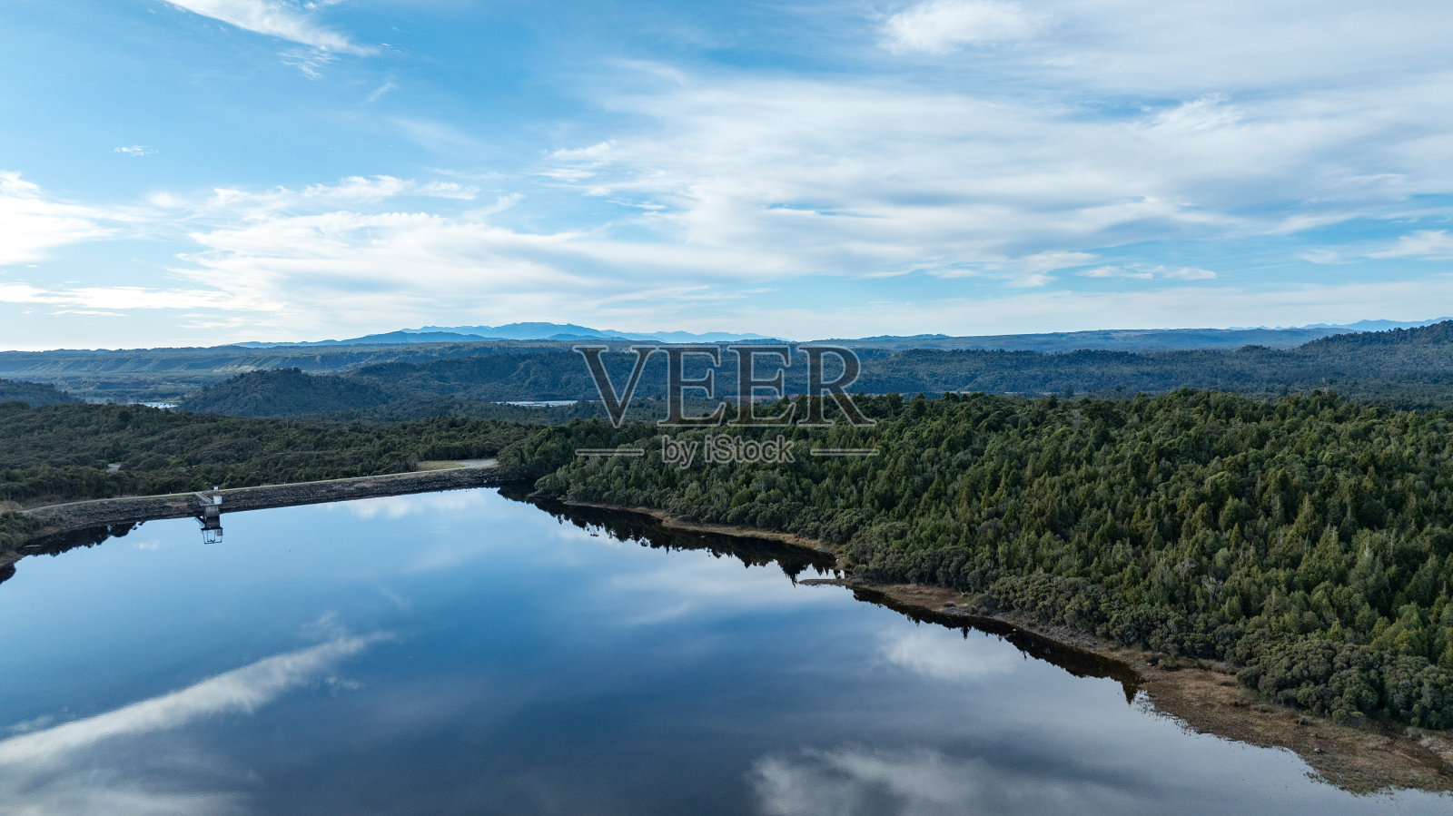Kapitea水库，靠近新西兰库马拉西海岸照片摄影图片
