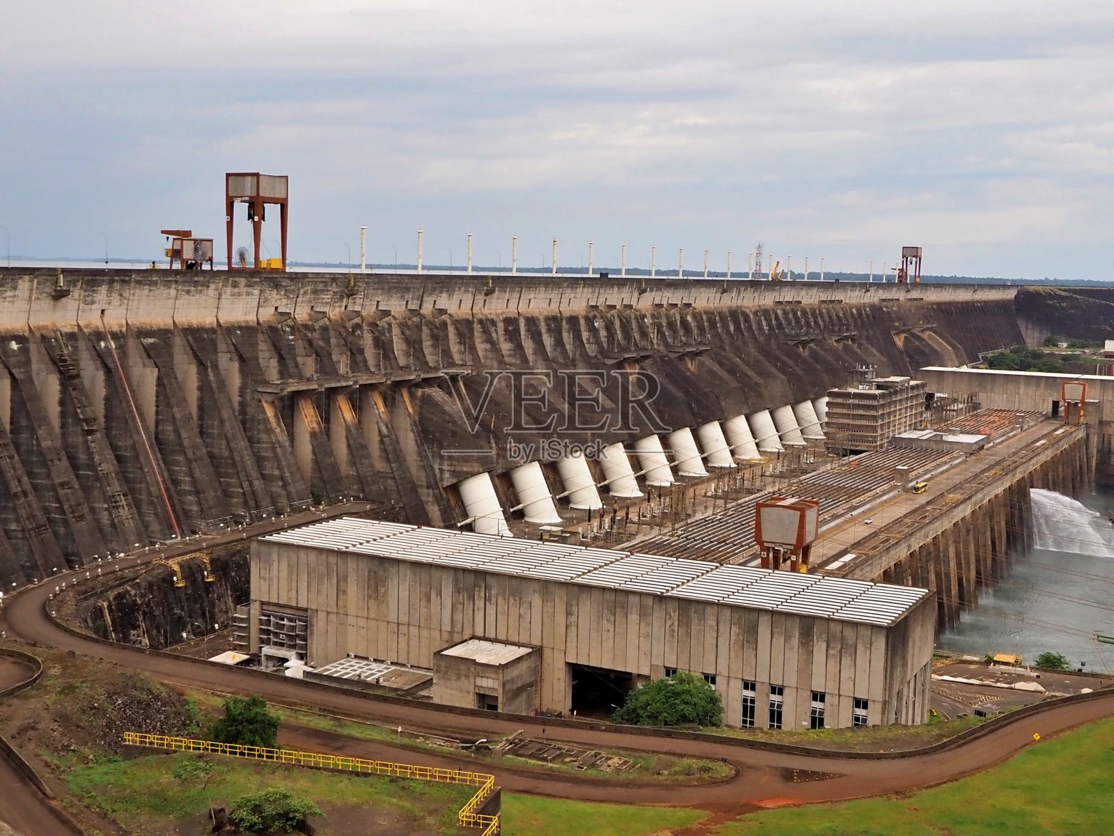 伊泰普大坝发电照片摄影图片