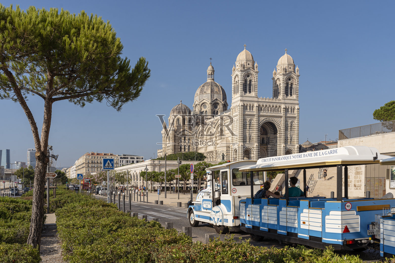 马赛的典型景观，少校大教堂照片摄影图片