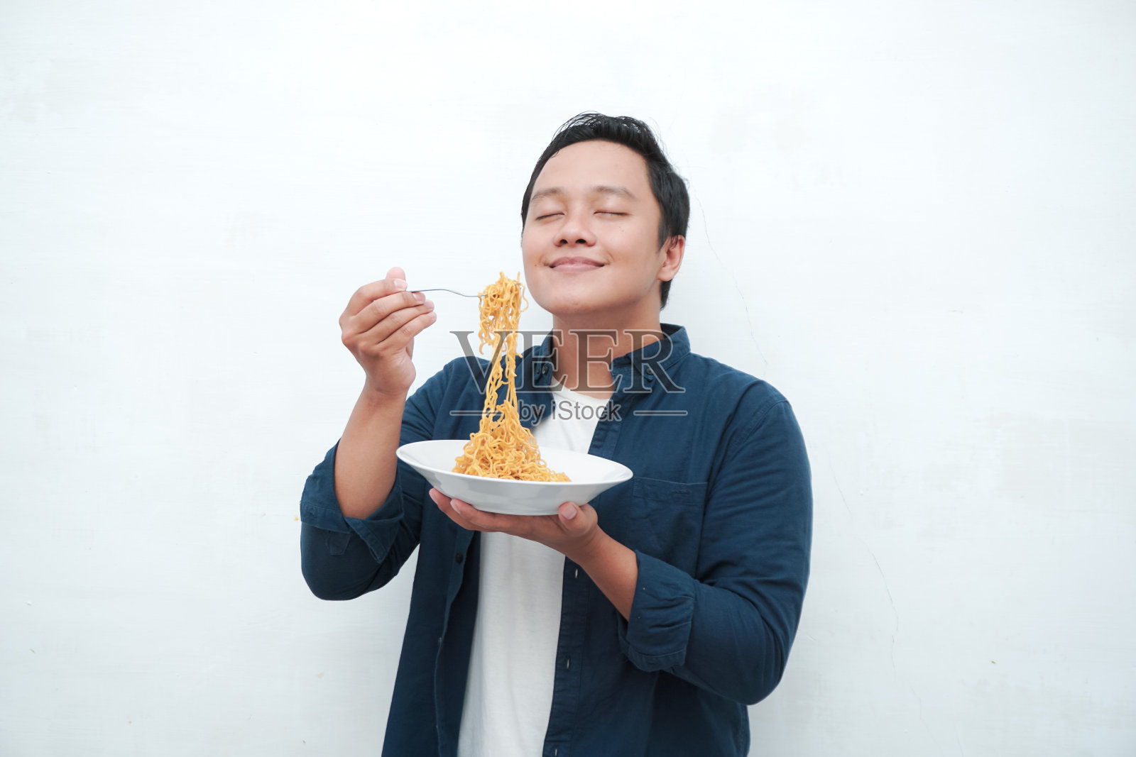 一盘炒面照片摄影图片