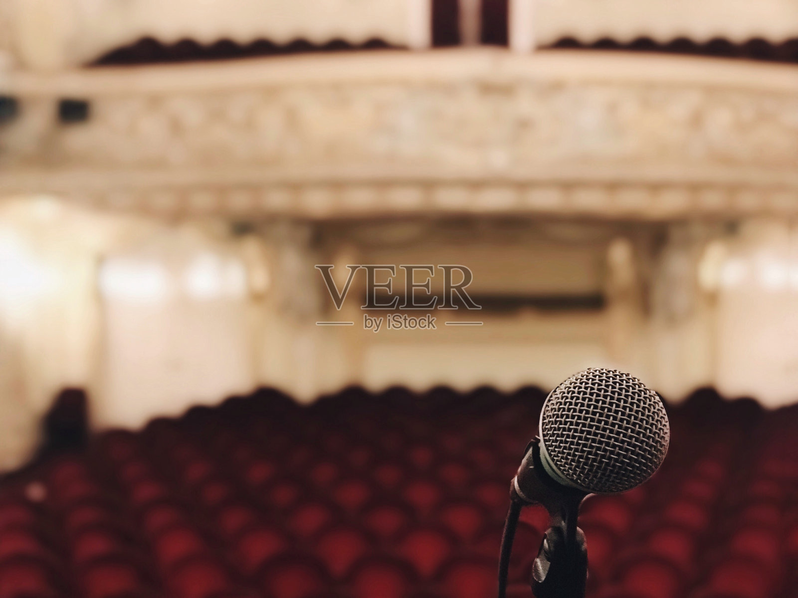 大礼堂麦克风特写照片摄影图片