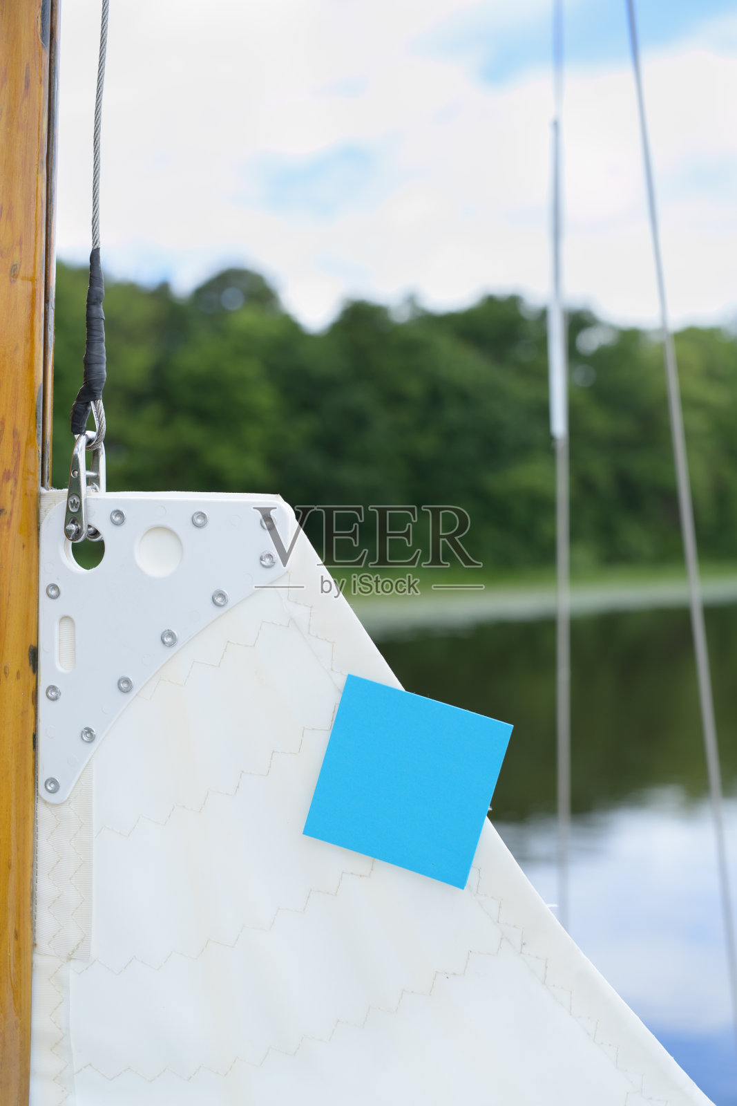 准备起飞，帆船细节与纸笔记照片摄影图片