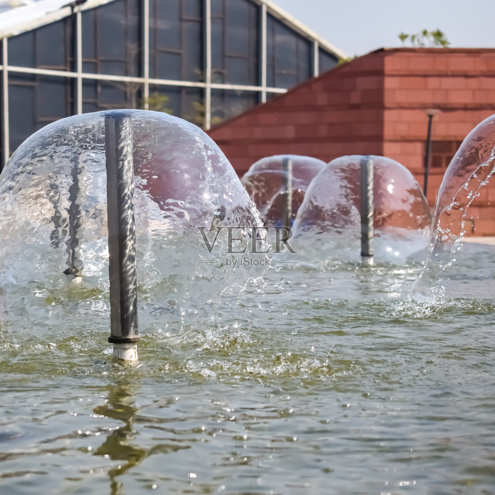 在Bharat Mandapam的复杂喷泉正式被称为Pragati Maidan在印度德里，在Bharat Mandapam复杂的工作喷泉，水在喷泉，喷泉在Bharat Mandapam公园照片摄影图片