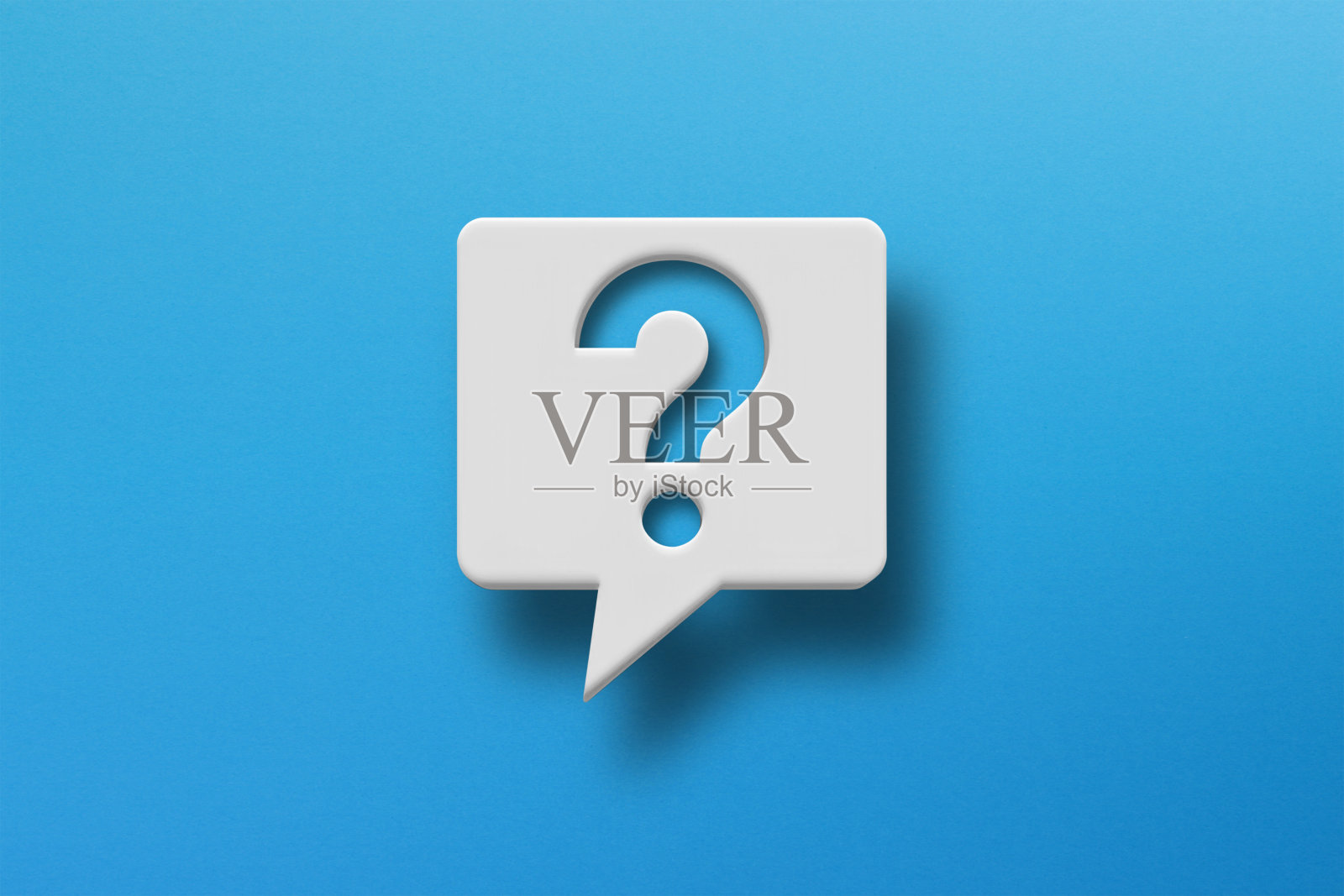 蓝色背景上带有语音气泡的问号照片摄影图片