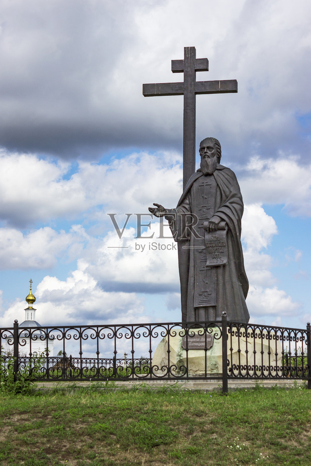 尊敬的Makarii Zheltovodsky纪念碑。Makaryevo村庄。俄罗斯照片摄影图片