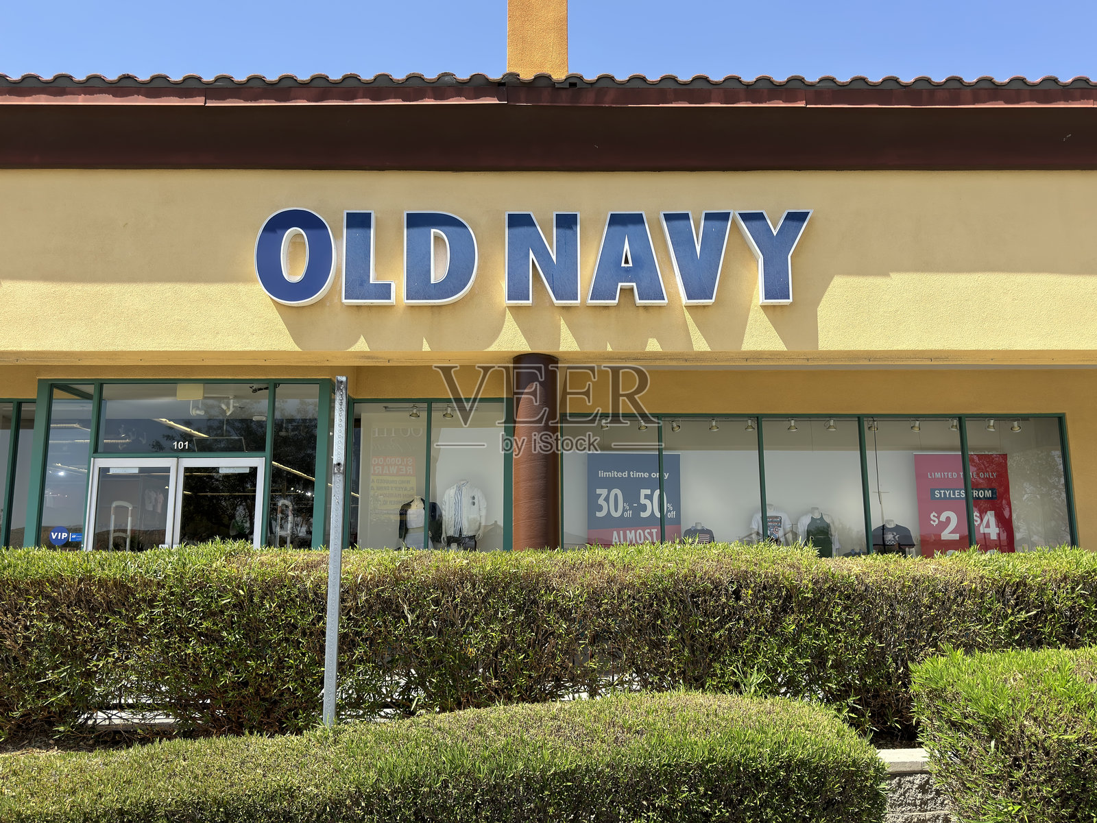 老海军零售商店的外立面照片摄影图片