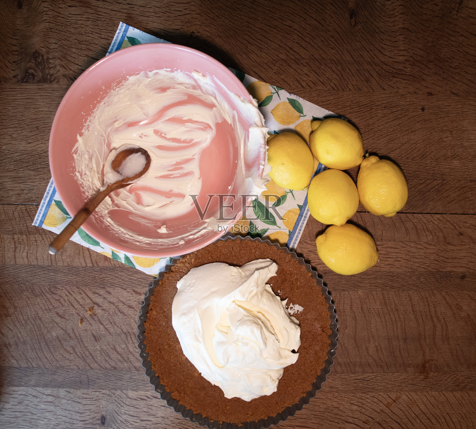 自制新鲜柠檬芝士蛋糕照片摄影图片