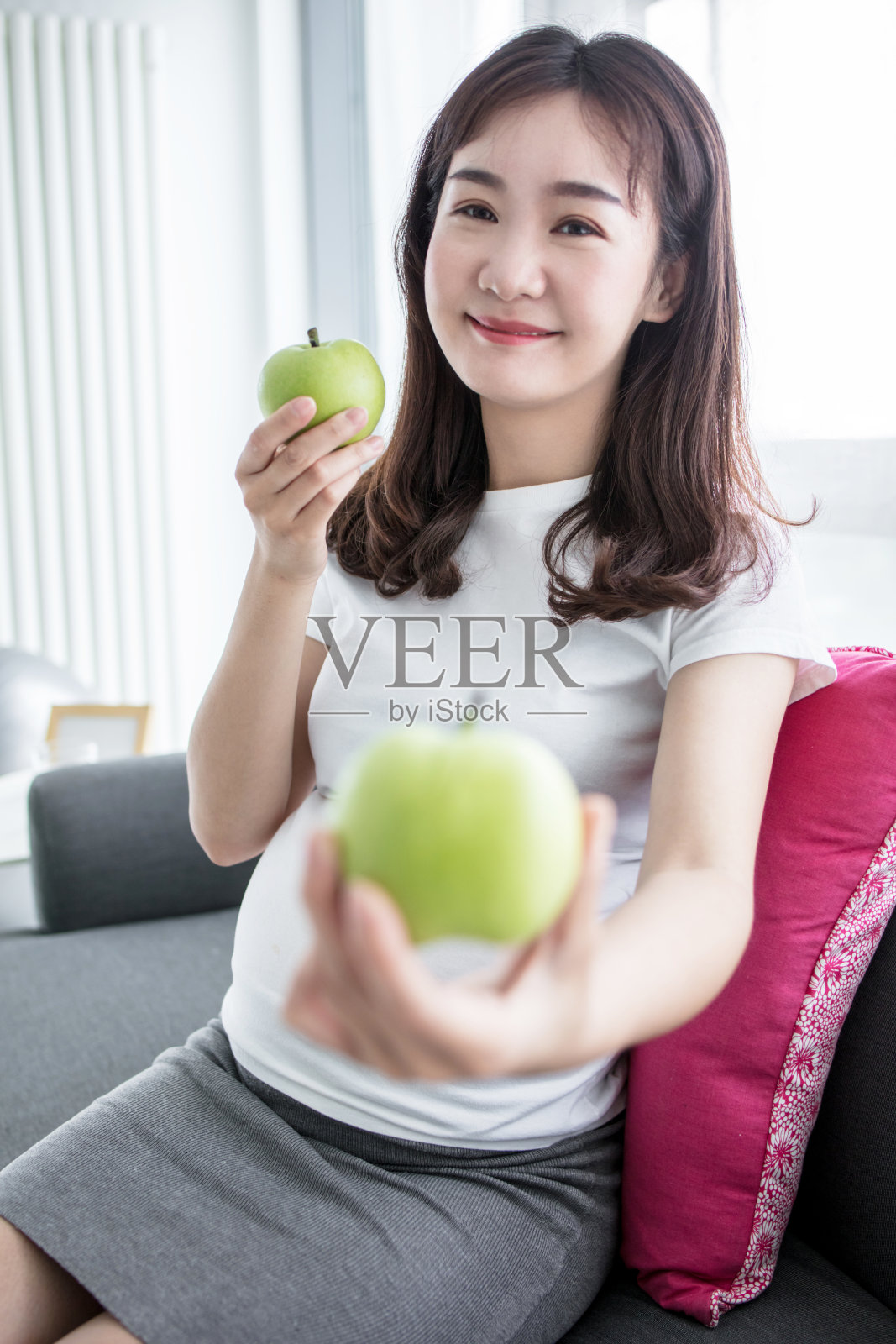 孕妇健康多吃蔬菜和水果照片摄影图片