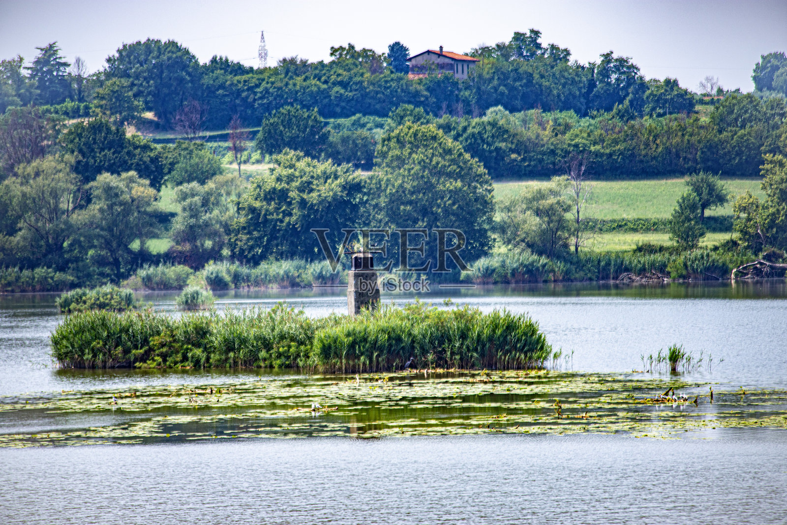 意大利北部伦巴第的伊塞奥湖和塞比诺自然公园照片摄影图片