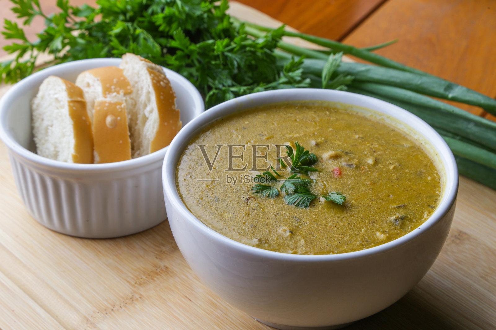 土司肉汤照片摄影图片