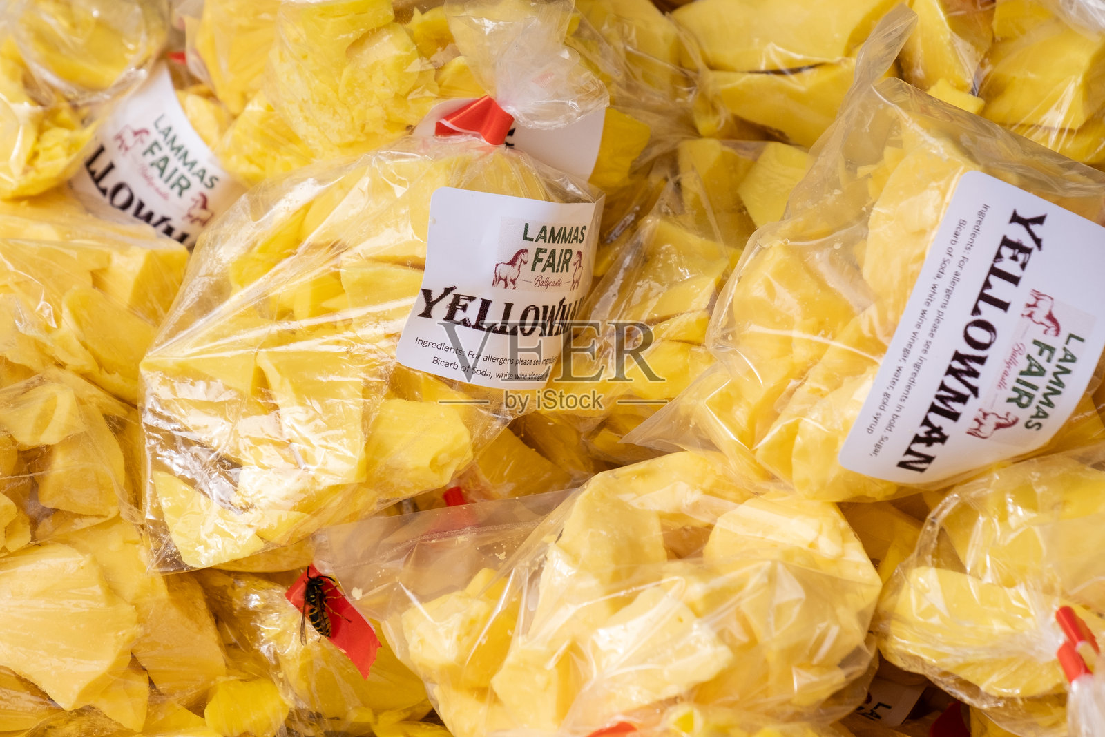 几袋美味的黄人照片摄影图片