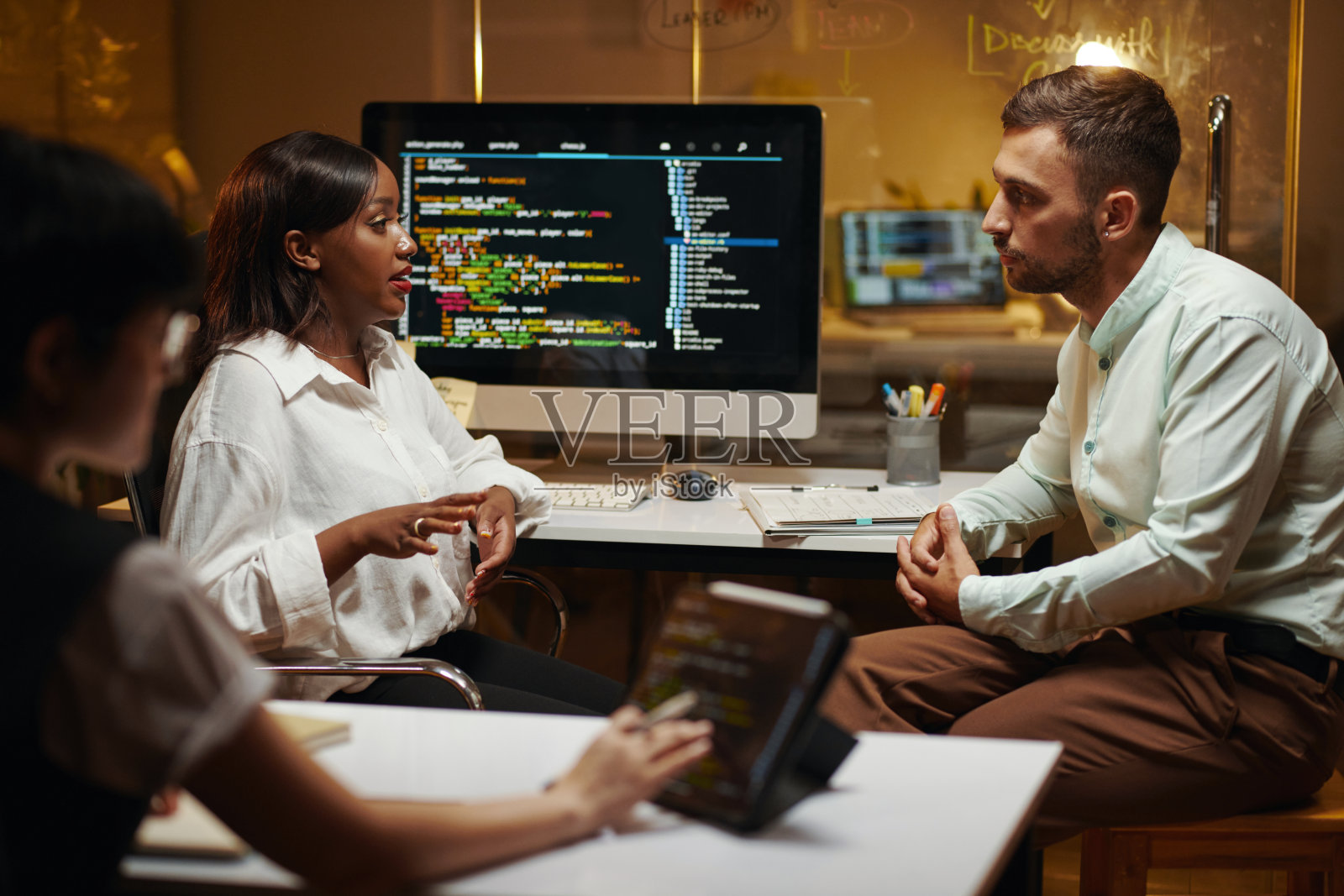 从事项目的软件开发人员照片摄影图片