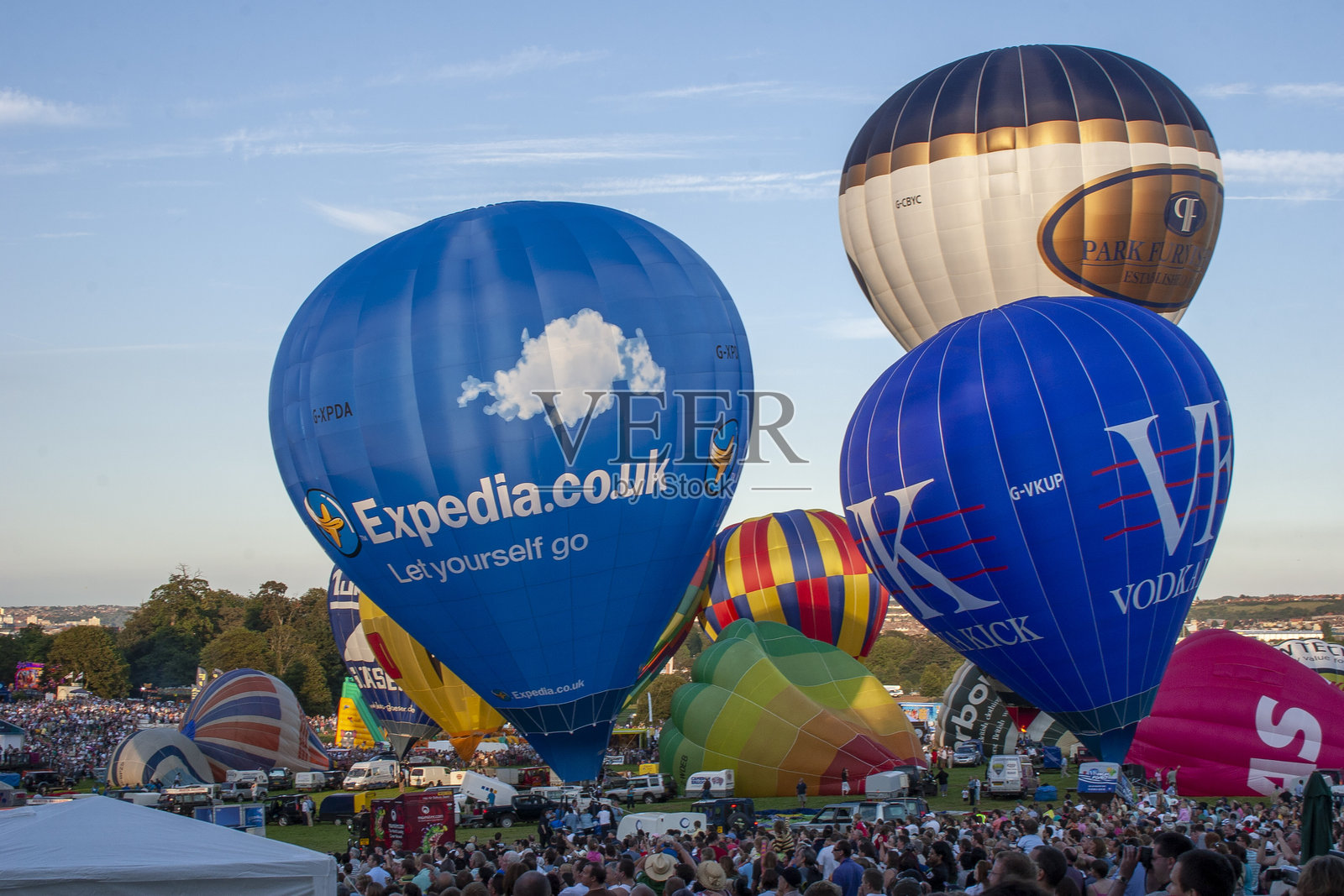 英国布里斯托尔年度国际热气球节，欧洲庆祝飞行热气球在英国，好的多媒体内容照片摄影图片