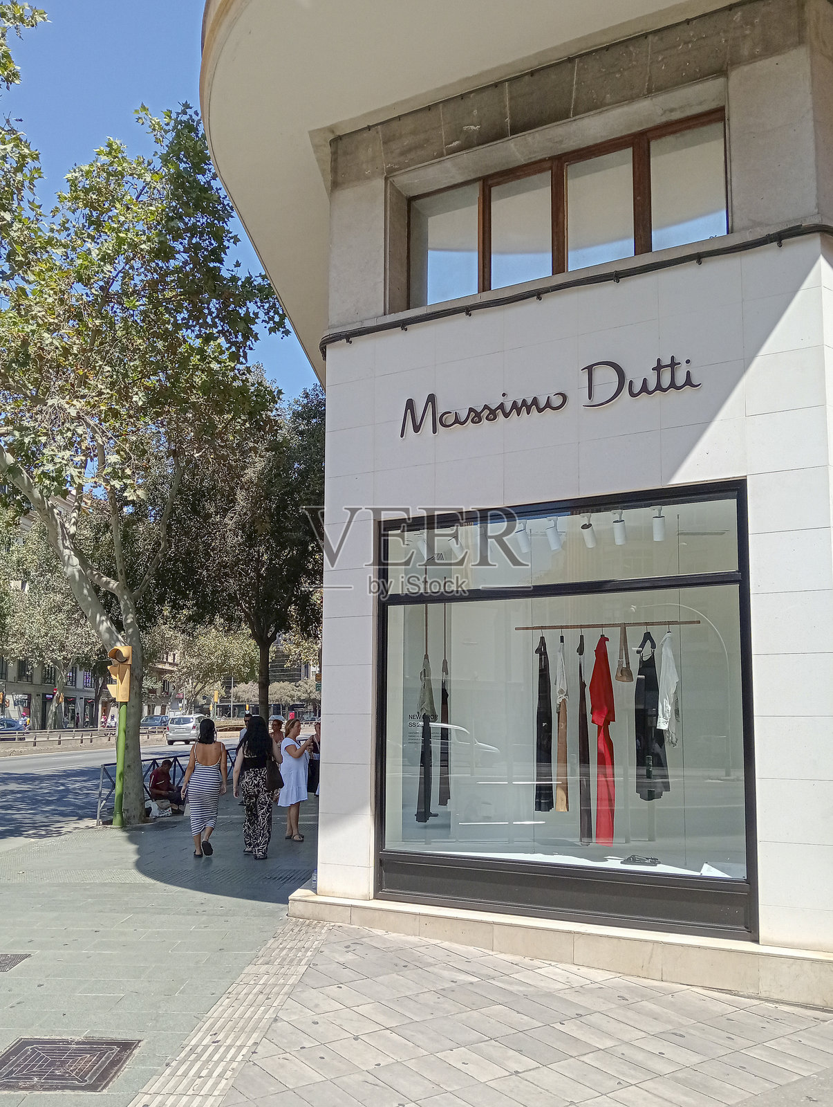 跨国纺织和奢侈时装公司Massimo Dutti的主立面。帕尔马德马略卡,西班牙照片摄影图片