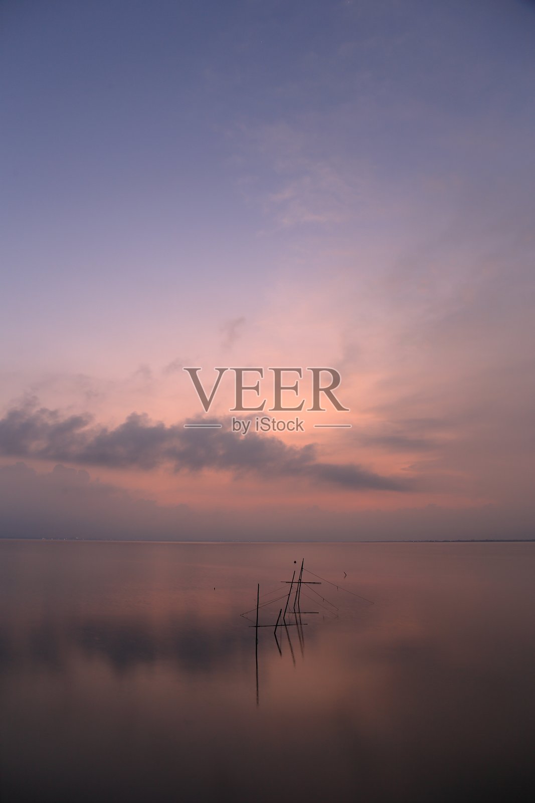 日本早晨平静的大海照片摄影图片