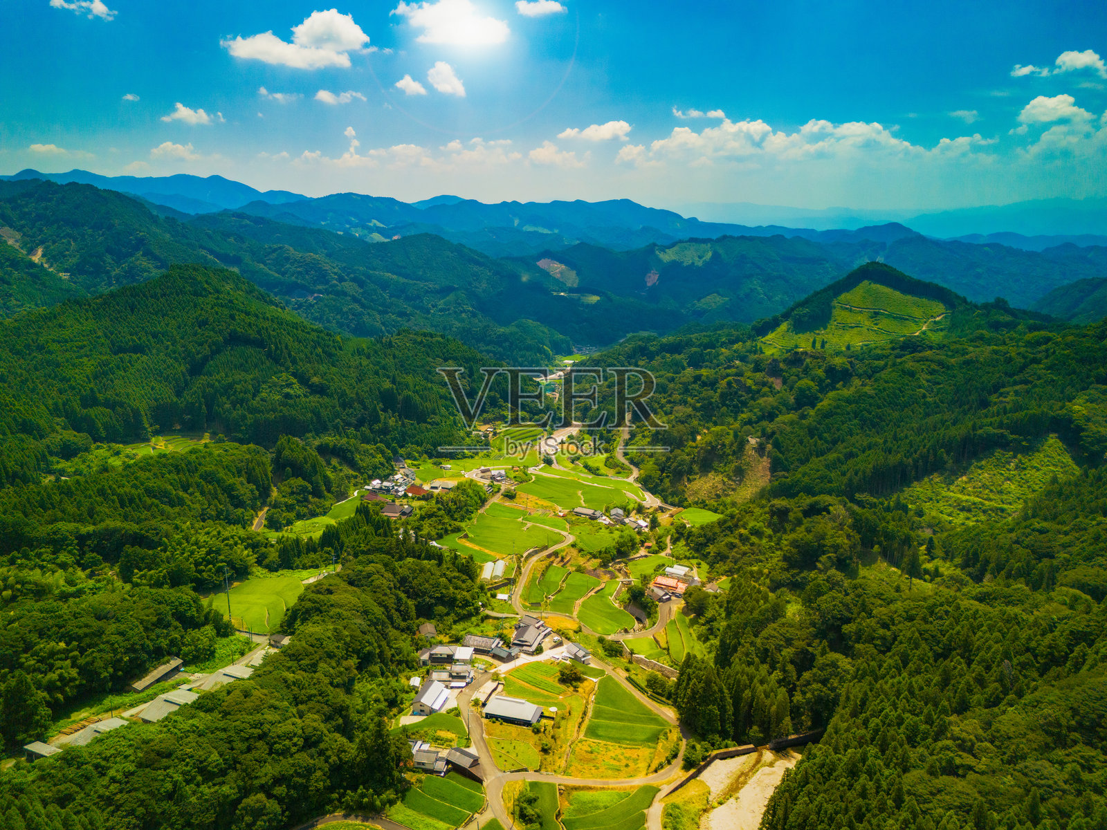 日本美丽梯田的航拍照片照片摄影图片