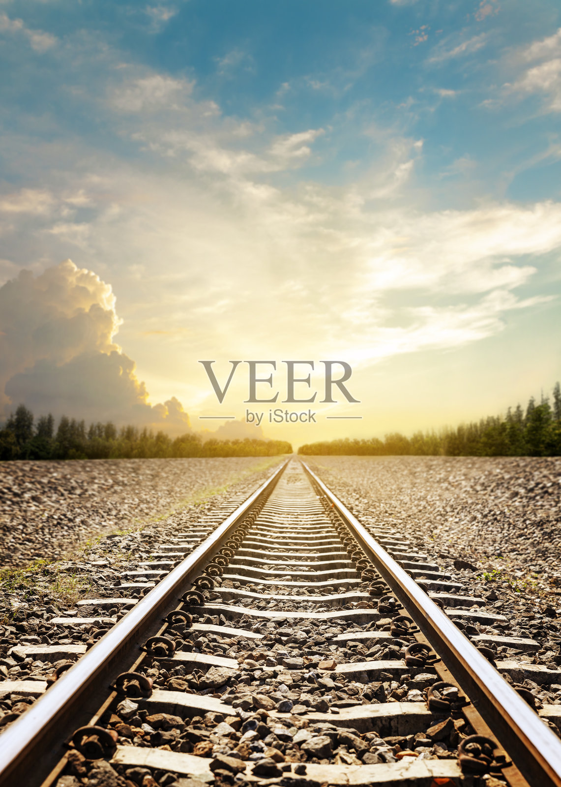 铁路轨道对天空的看法照片摄影图片