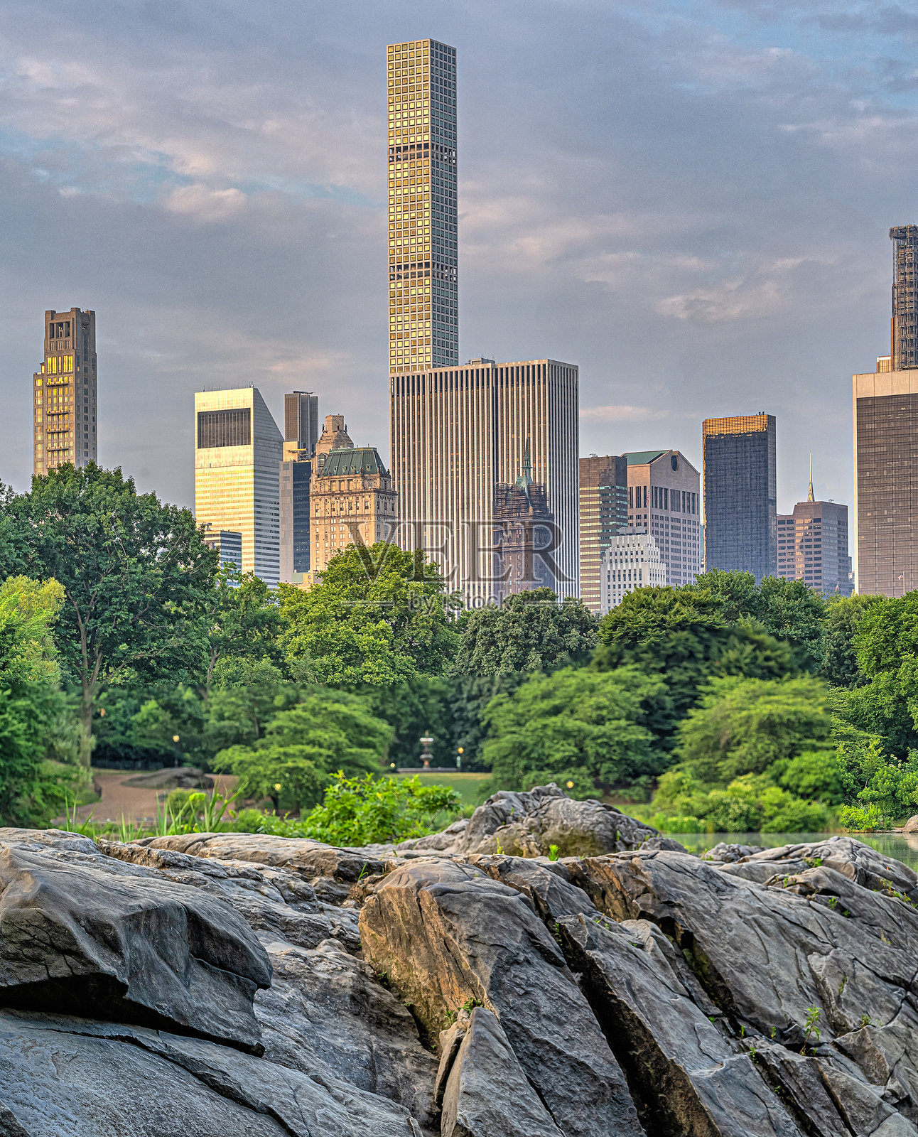 纽约中央公园，湖边照片摄影图片