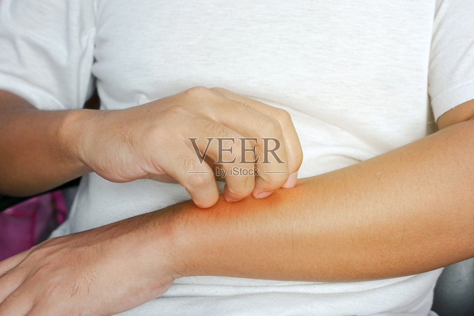 女人抓手的腹部照片摄影图片