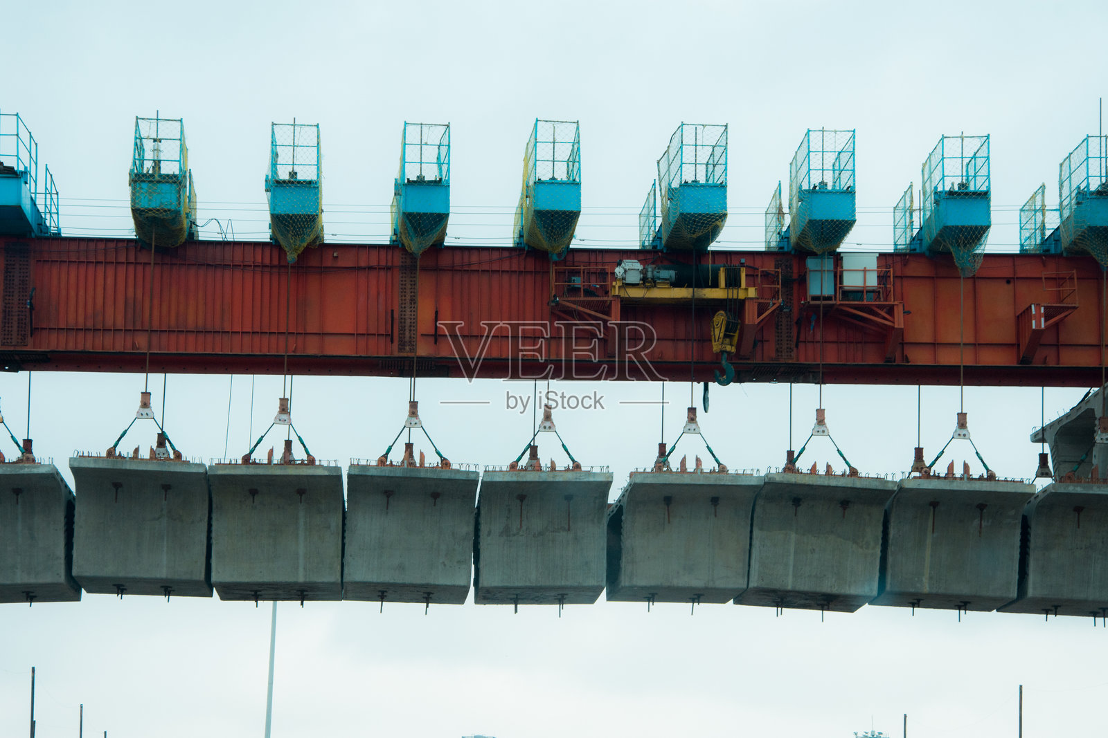 一个巨大的建筑工地照片摄影图片