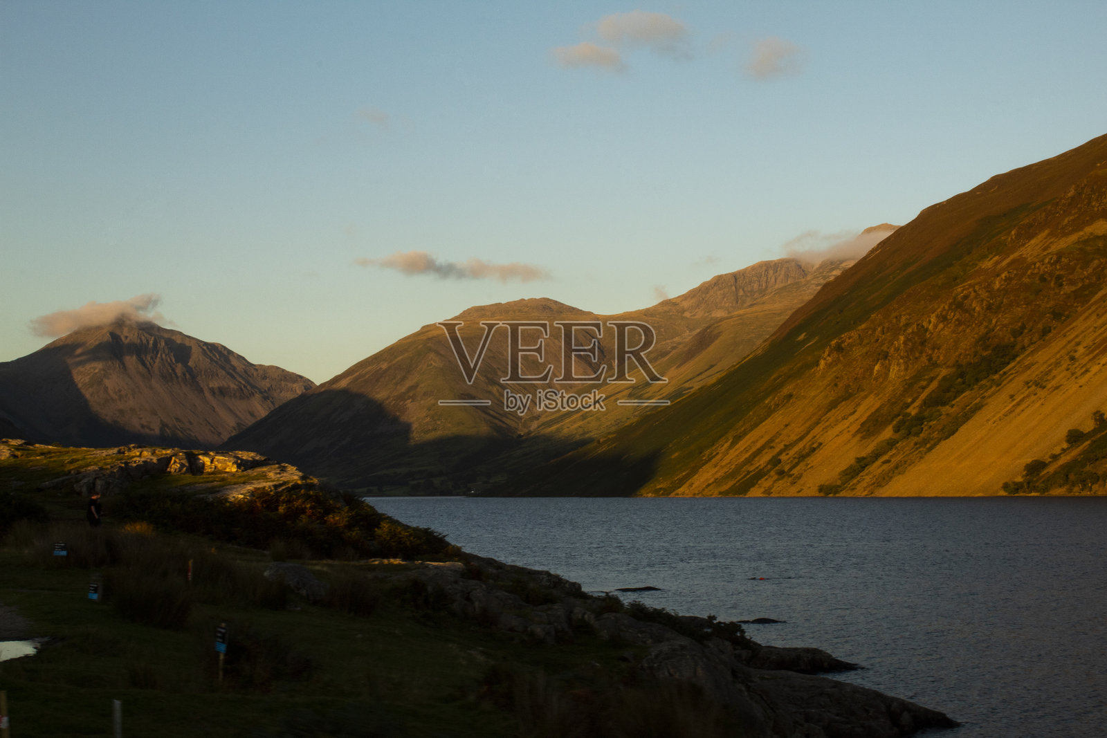 把水浪费照片摄影图片