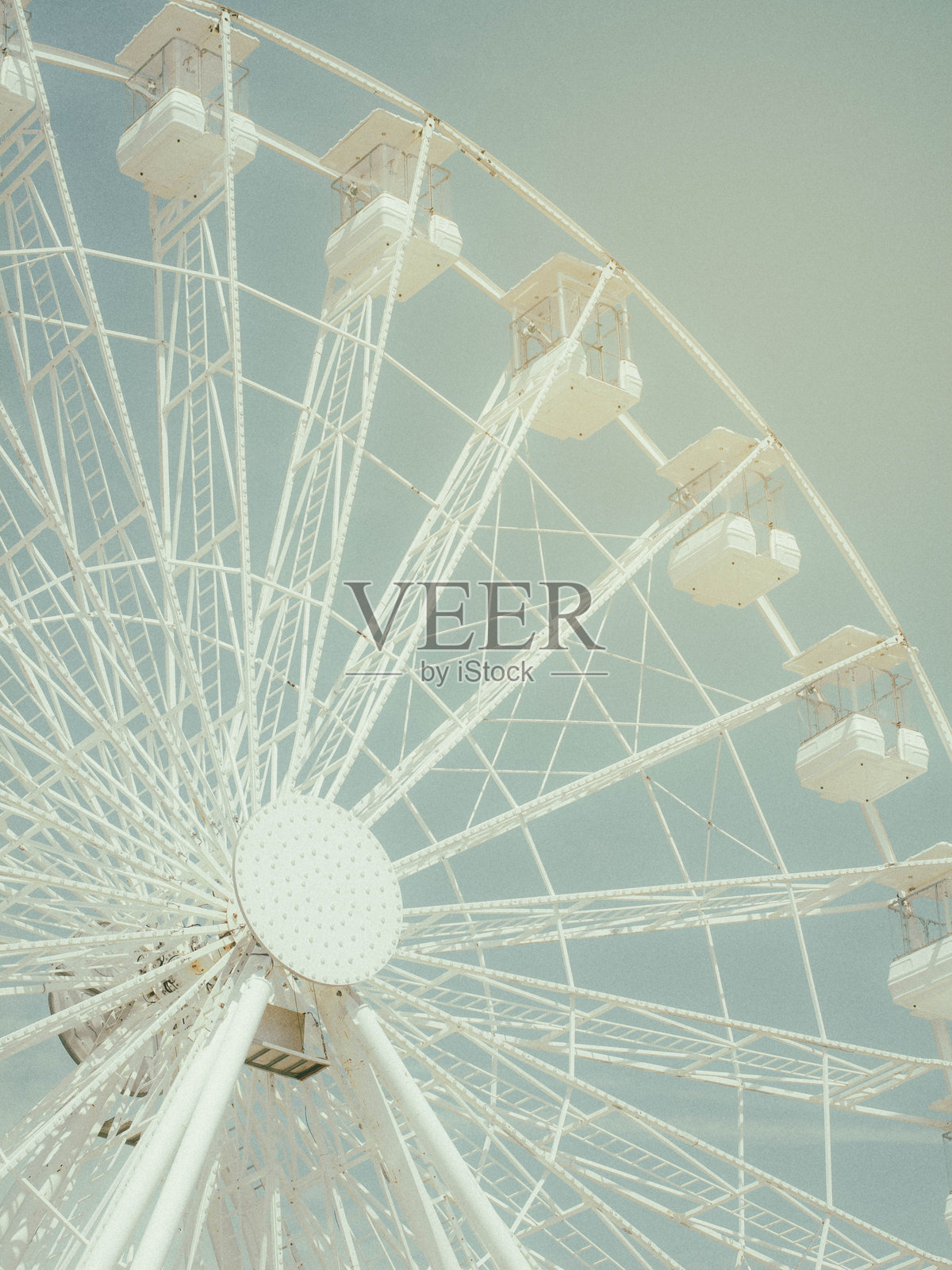 旋转的回忆:在摩天轮上的复古旋转照片摄影图片