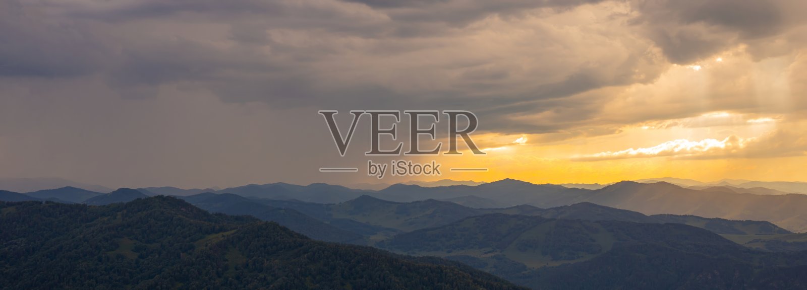 美丽的风景-阿尔泰山脉照片摄影图片