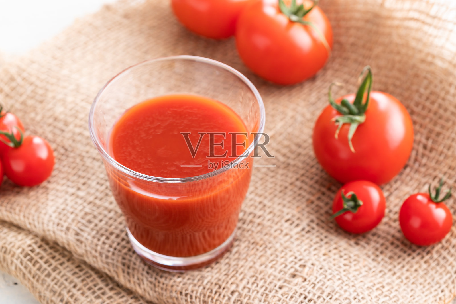 西红柿和番茄汁照片摄影图片